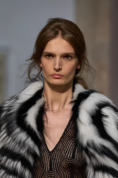 Look 53